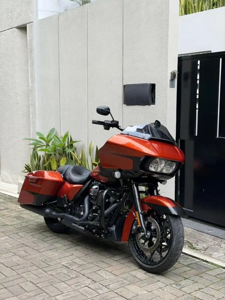 Road Glide 2020 (Scorched Orange)
