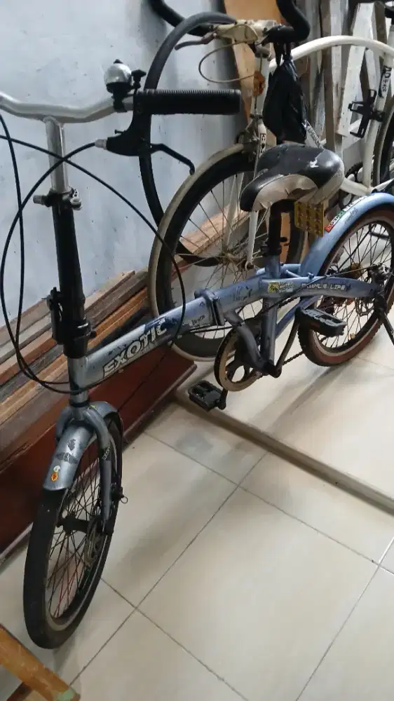 Sepeda lipat exotic.