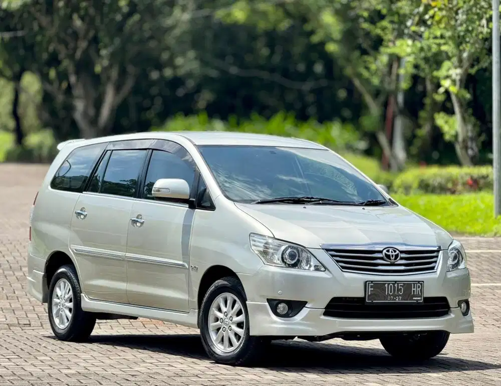 DP 20 jt! Toyota Kijang Innova V Luxury Diesel 2012 Matic Antik!!