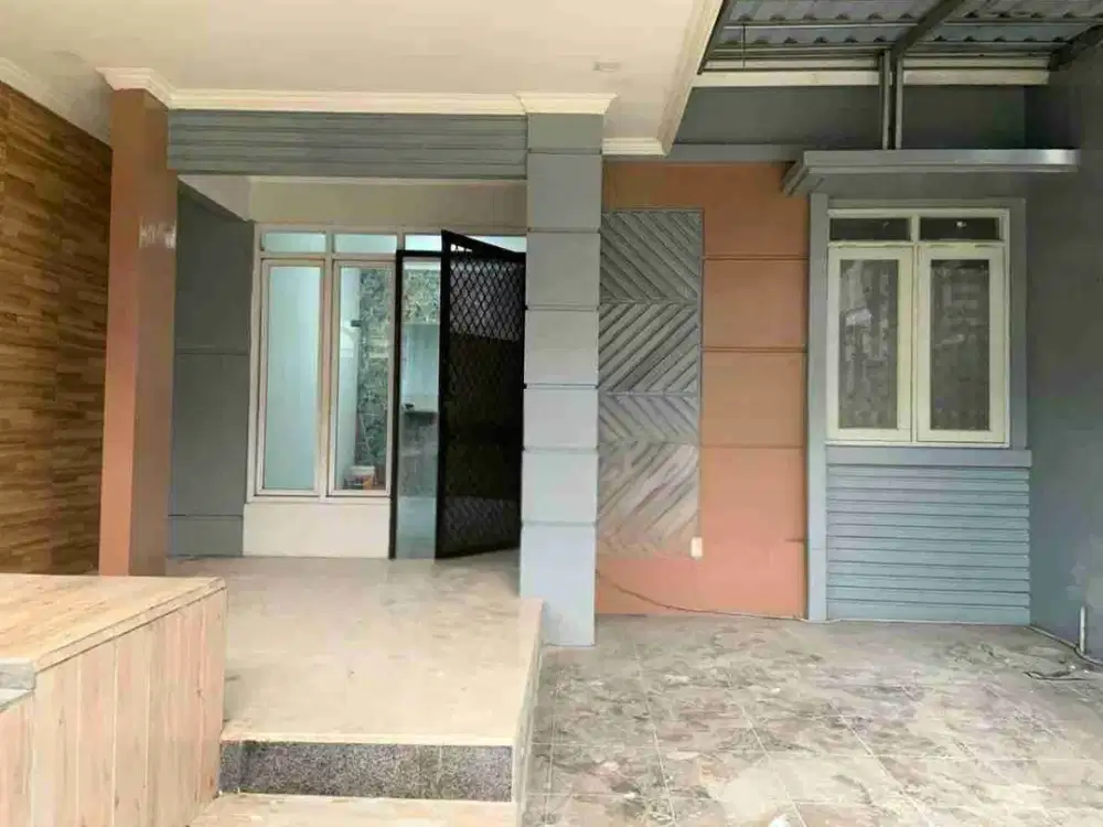 Dijual cepat rumah minimalis 1 setengah lantai siap huni di metland