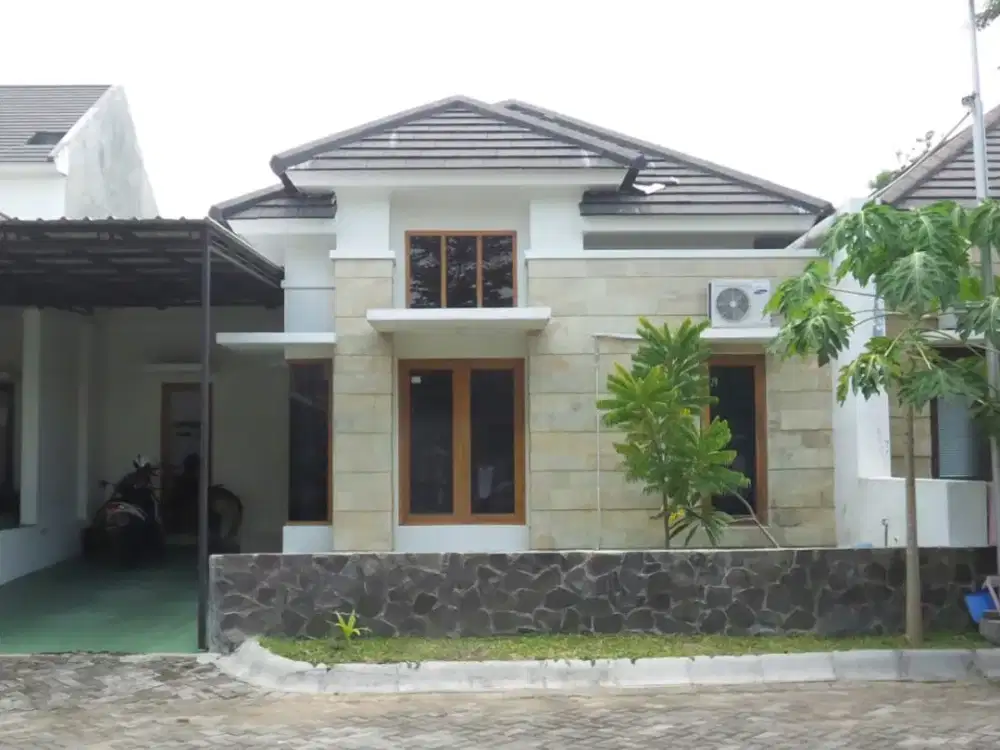 RUMAH DI PERUMAHAN, PURWOMARTANI, KALASAN, SLEMAN, JOGJA