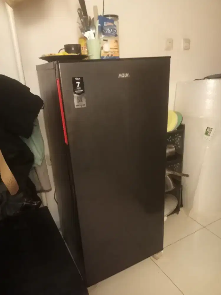KULKAS 1 PINTU (AQUA 165L)