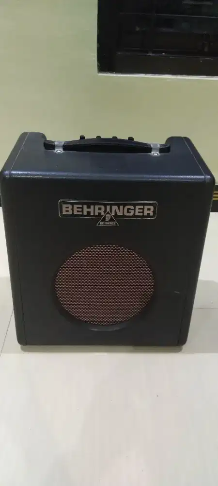 Behringer Thunderbird Bx 108 Combo