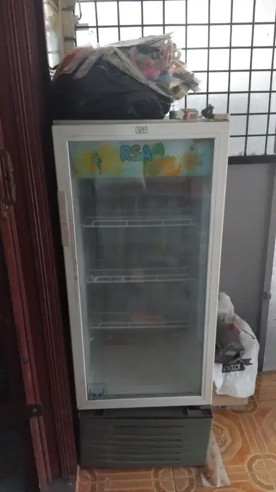 Dijual Kulkas Showcase merek RSA