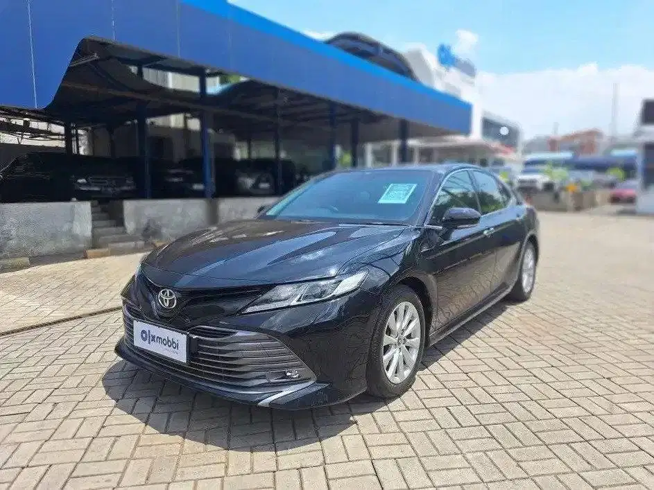 LIKE NEW - Toyota Camry 2.5 V Bensin-AT 2019