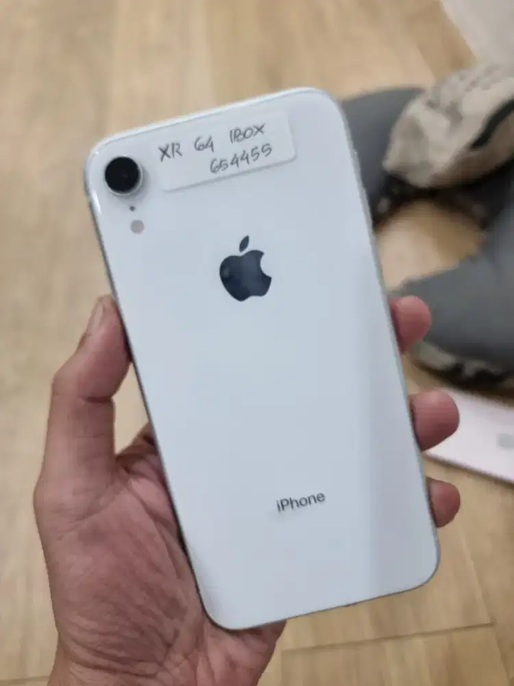 IPHONE XR 64GB DAN XS MAX 256GB IBOX