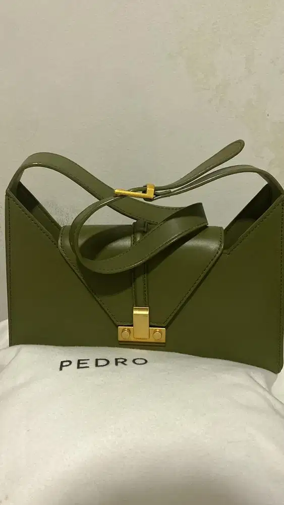 Preloved Tas Pedro