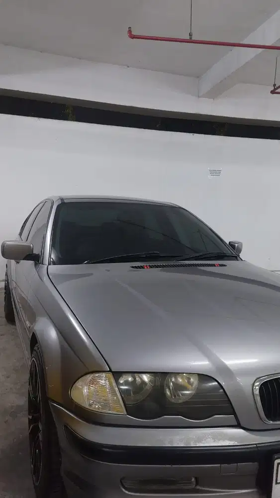 BMW 318i 2000 Bensin