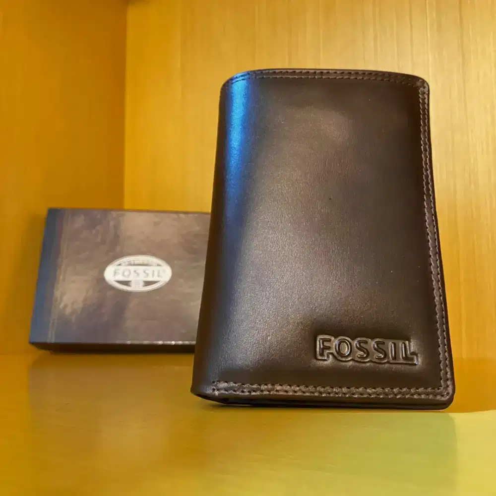 Dompet Kulit Emboss Fossil