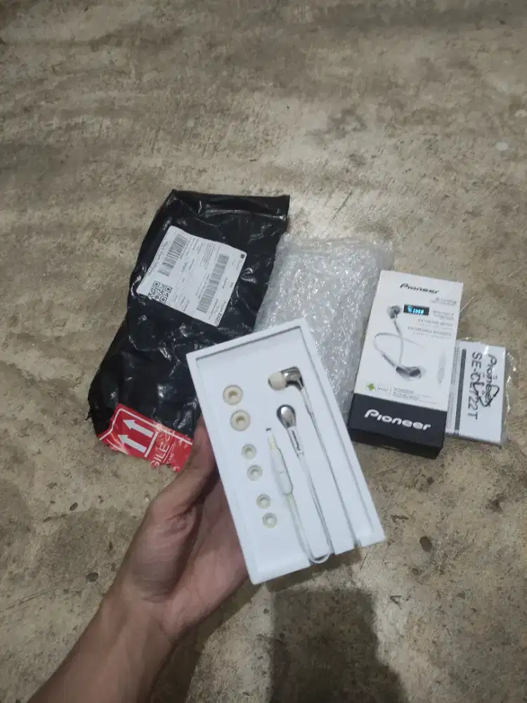 Headset/earphone pioneer SE-CL722T-W, Ori official store, bekas