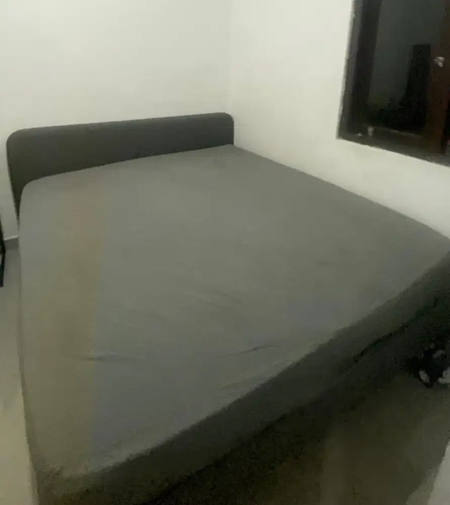 Divan kasur 180x200 (tidak termasuk kasur)
