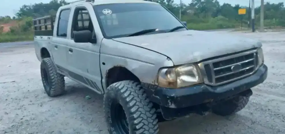 Ford ranger dcabin 4x4 xlt 2.5 tahun 2007