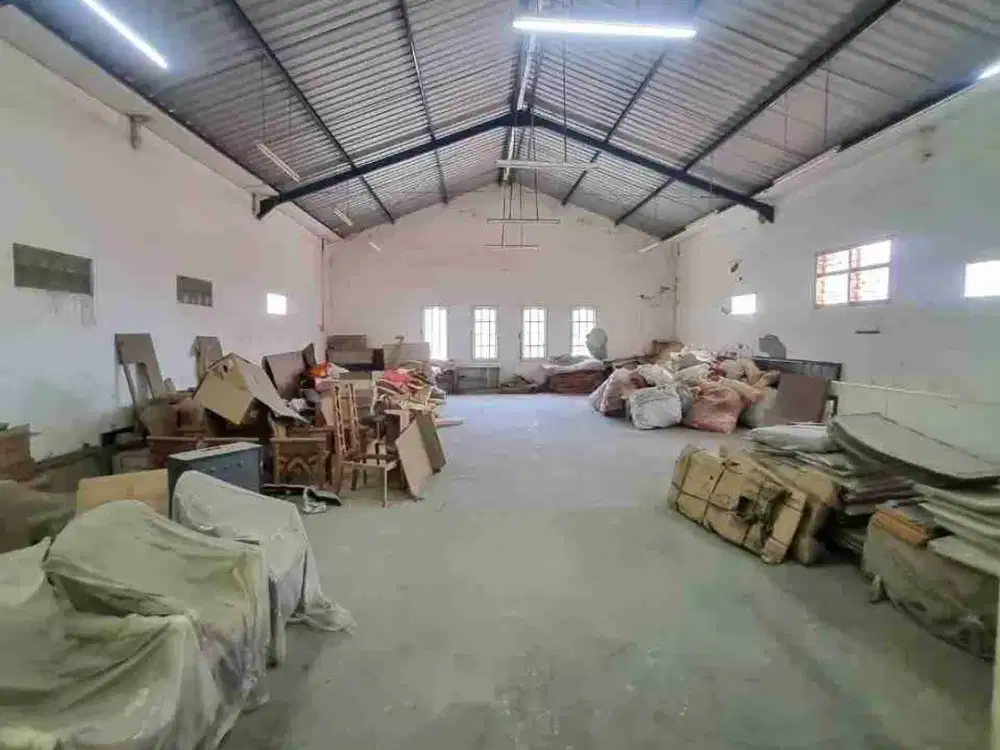 Dijual Gudang 2 lantai Lebak Arum