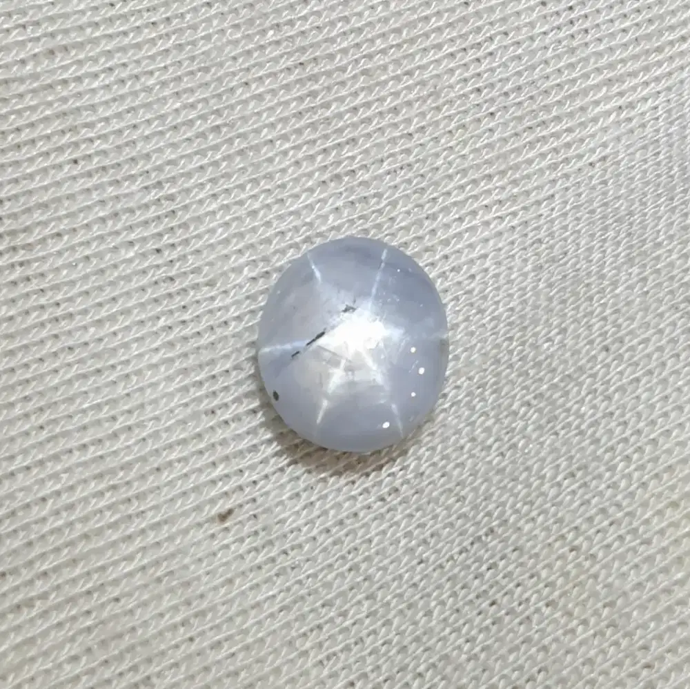 Natural white star sapphire srilanka 4.22crt