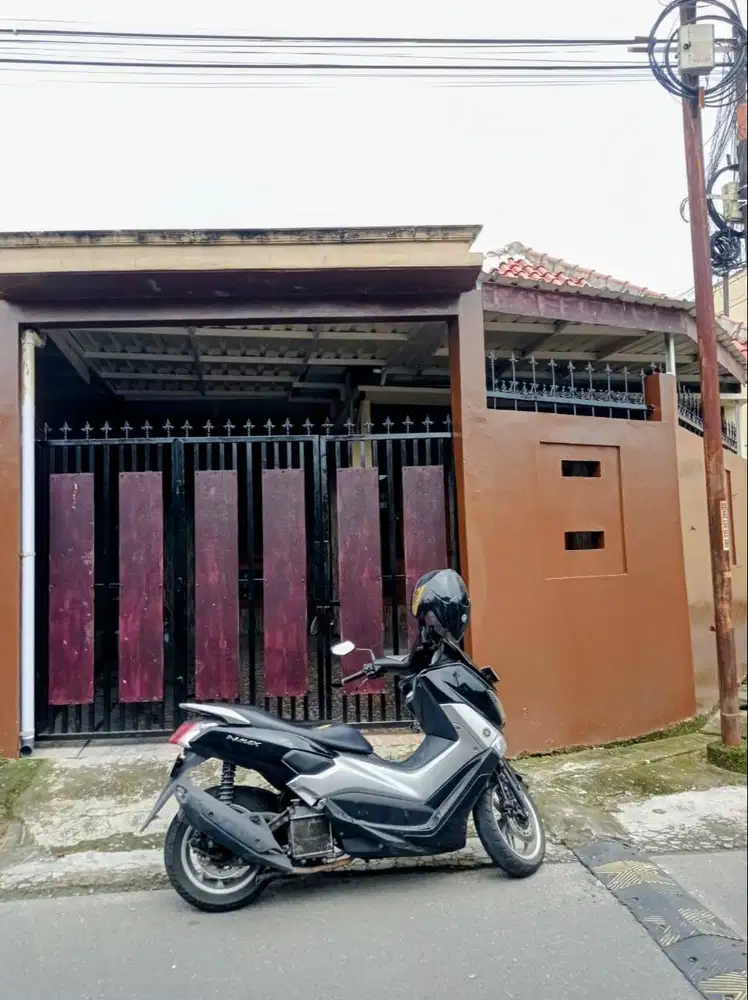 Rumah Strategis dekat Stasiun Purwosari, belakang Mal Solo Square