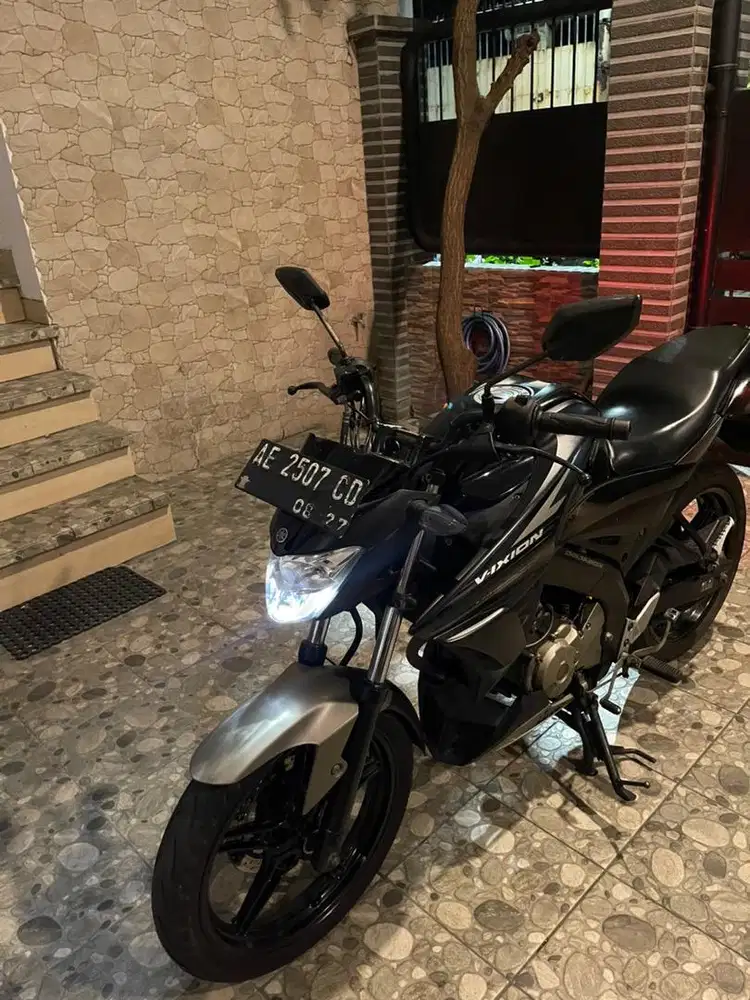 Dijual All New Hitam Vixion 2017