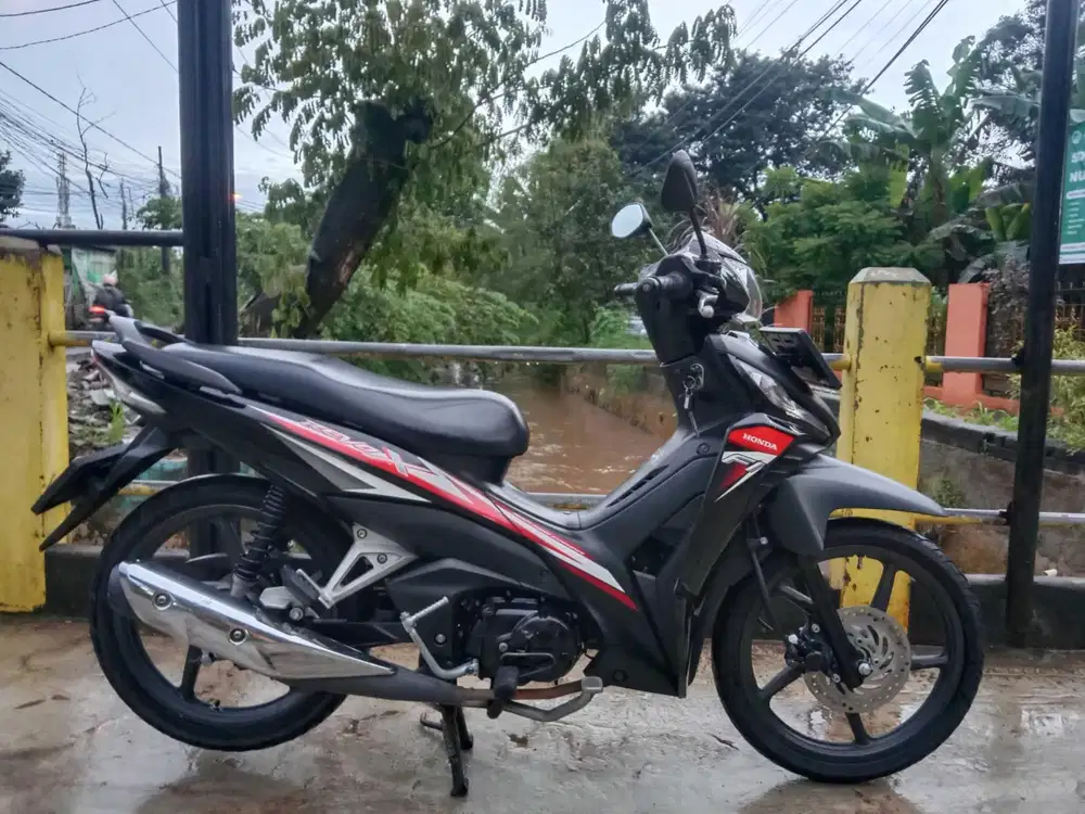 Honda Revo x cw fi th 2023 cash/kredit