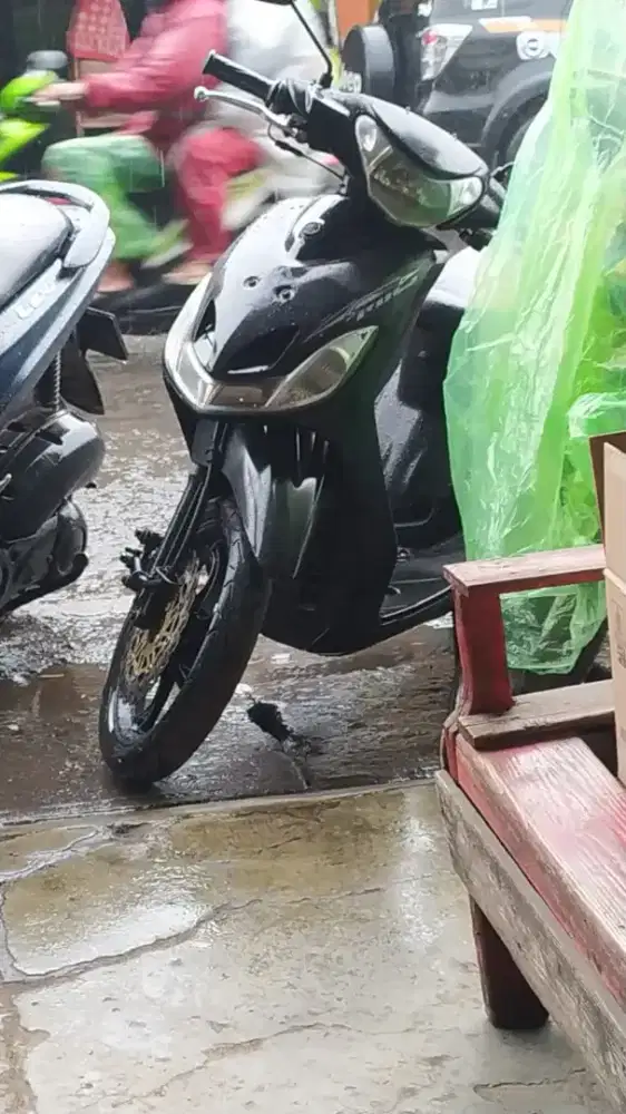 Jual motor bekas sperti baru