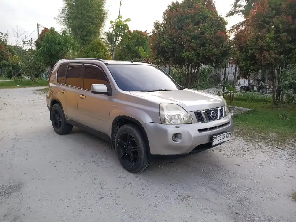 Dijual Nissan X-Trail 2010 barang super