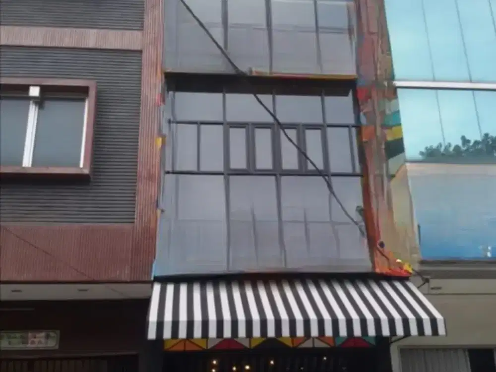 Dijual Cepat Ruko 4,5 Lantai Cocok Untuk Segala Usaha Strategis di Pinggir Jalan Utama di Sunter Jakarta Utara