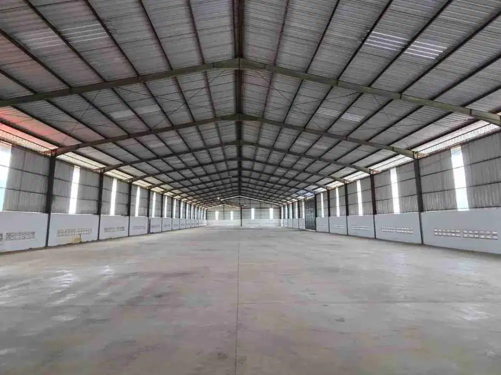 Gudang Siap Pakai Zona Merah di Mranggen Demak Semarang