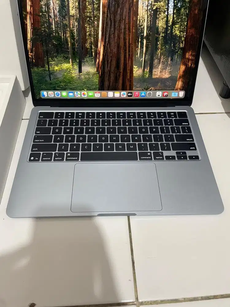 Macbook air 13inchi chip M4  16/256 IBOX