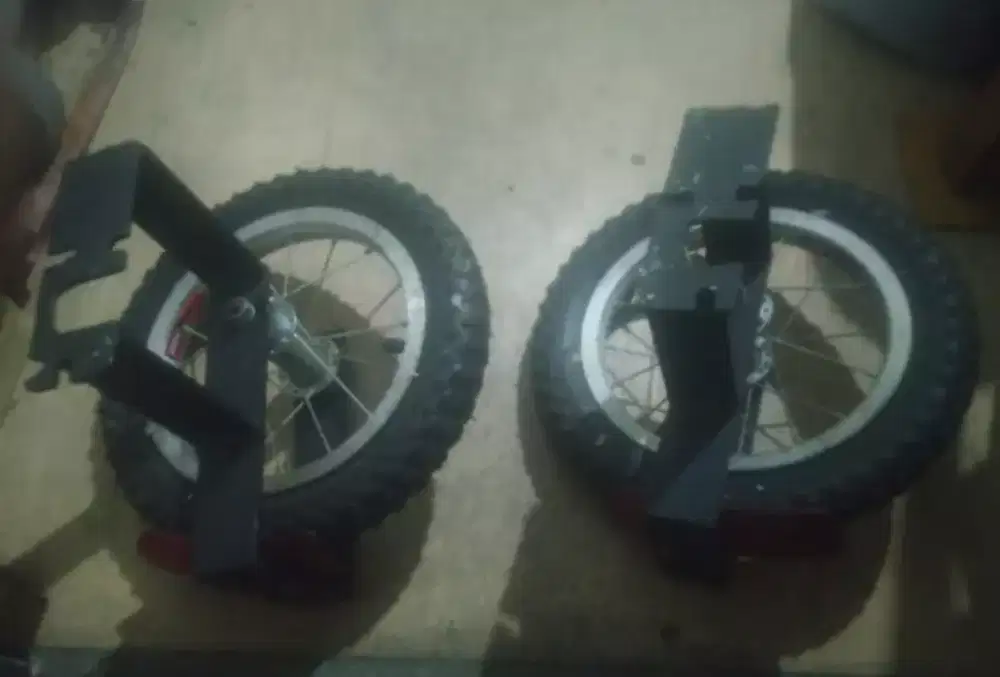 Roda bantu sepeda listrik, masih baru gress