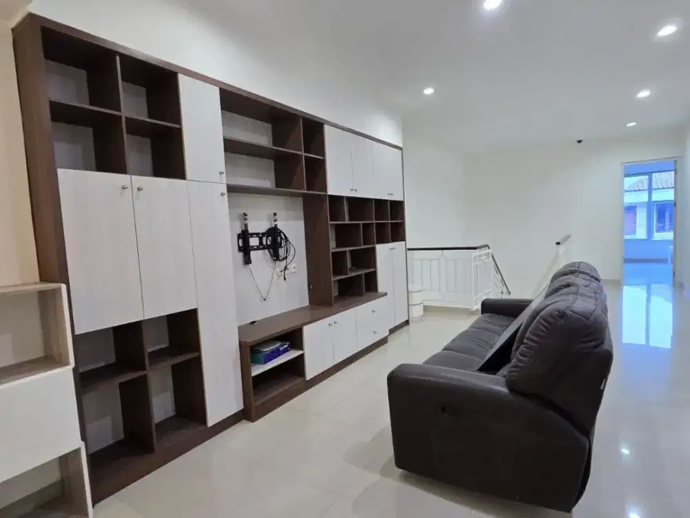 Disewa Rumah Camar Indah Indomobil Pik 7x21 furnished, full renov, rapih