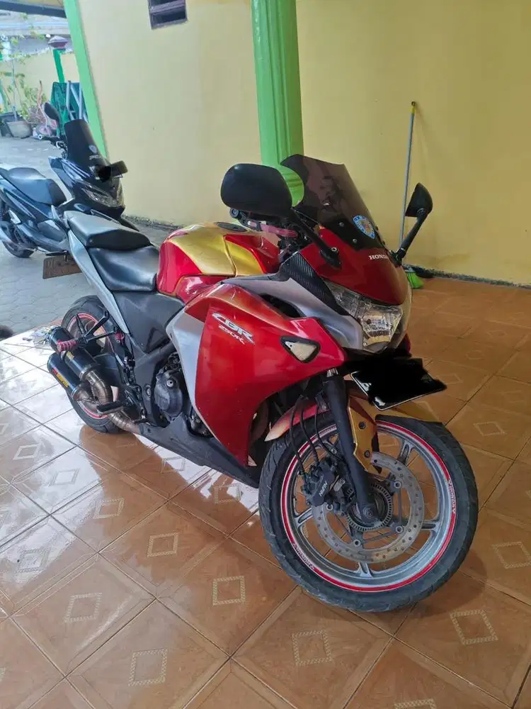 Dijual motor CBR250cc Tahun 2011