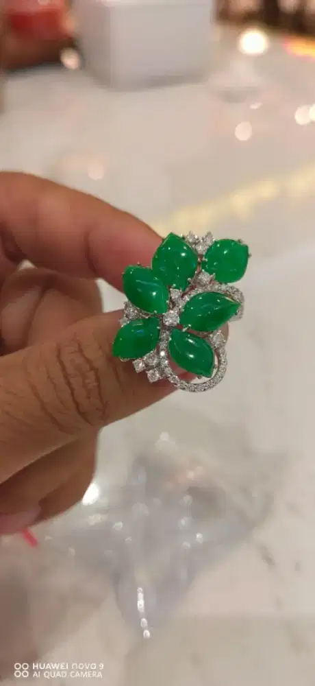 Cincin giok emas berlian