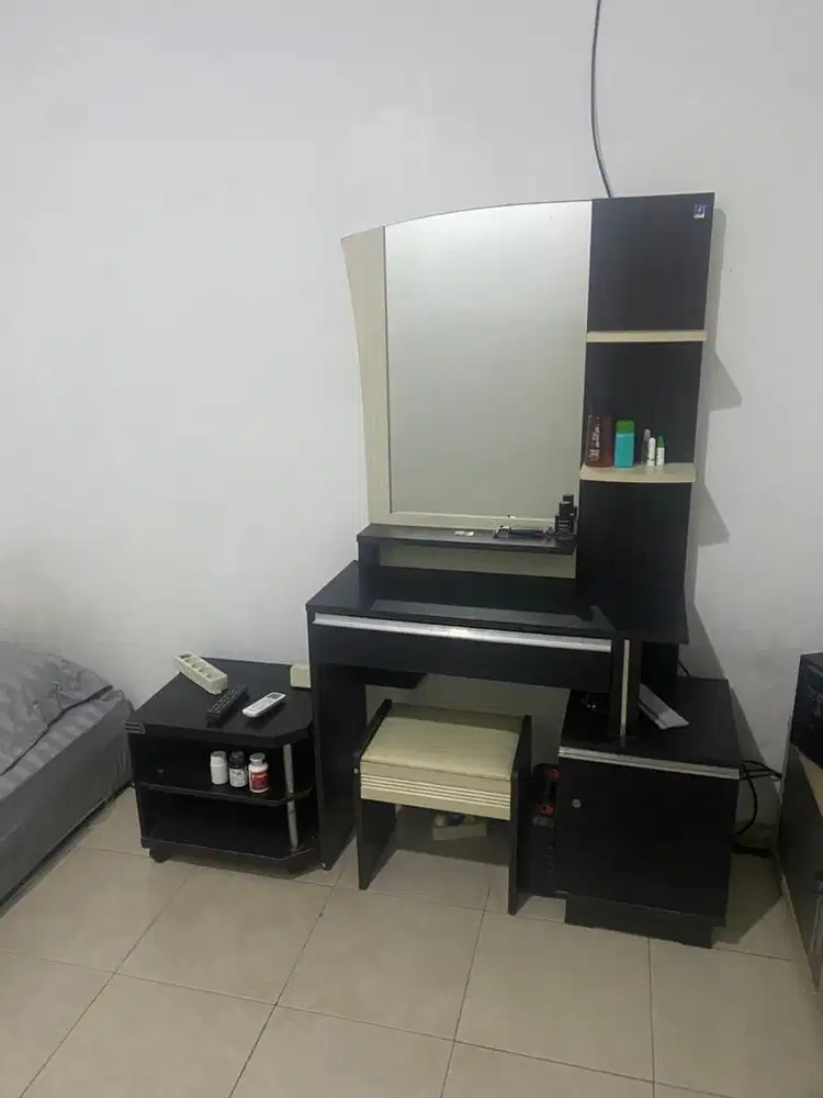 meja rias set kursi