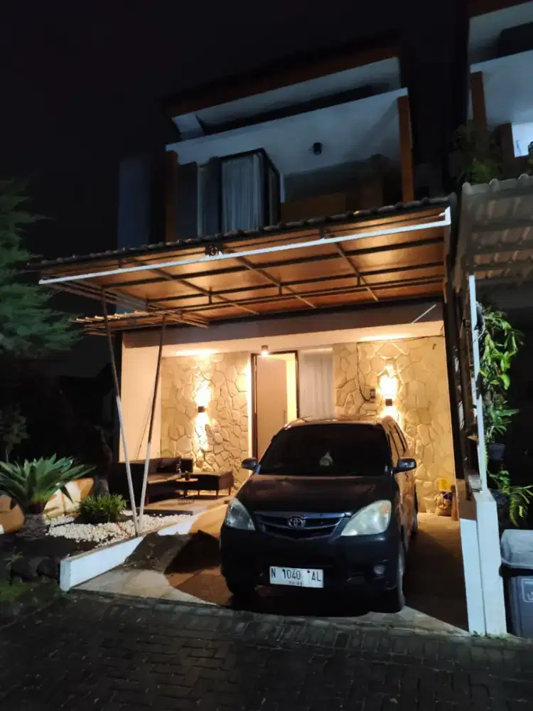 Sewa bulanan rumah ful isi AC di Adyna deket suhat lowokwaru malang