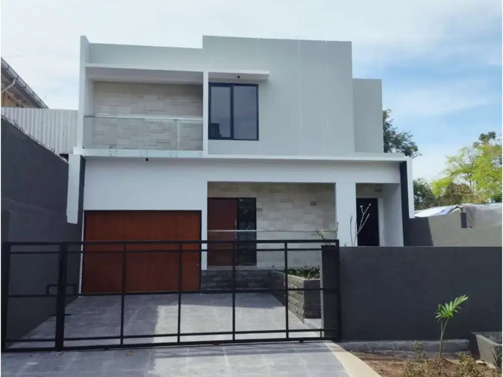 rumah di setiabudi regency siap huni masih baru