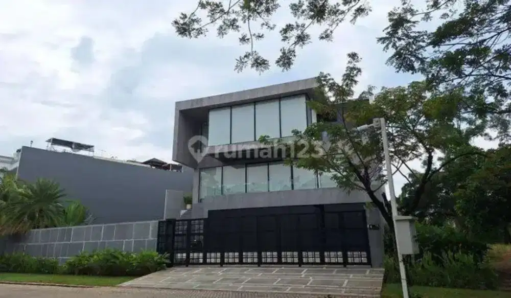 PIK – Dijual Rumah Mewah Layar Permai