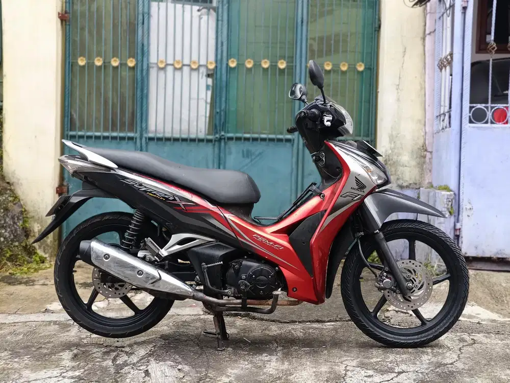 Supra x 125 helm in tahun 2013/tt boleh gan cash lebih bagus