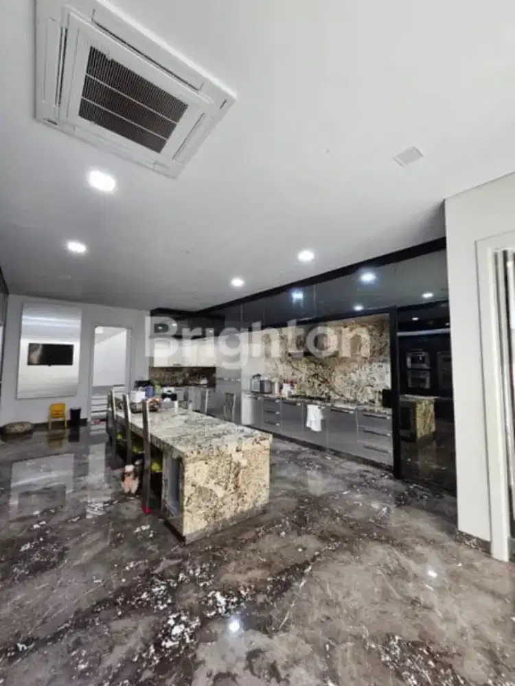 PIK – Rumah Besar Hook Bahtera Permai