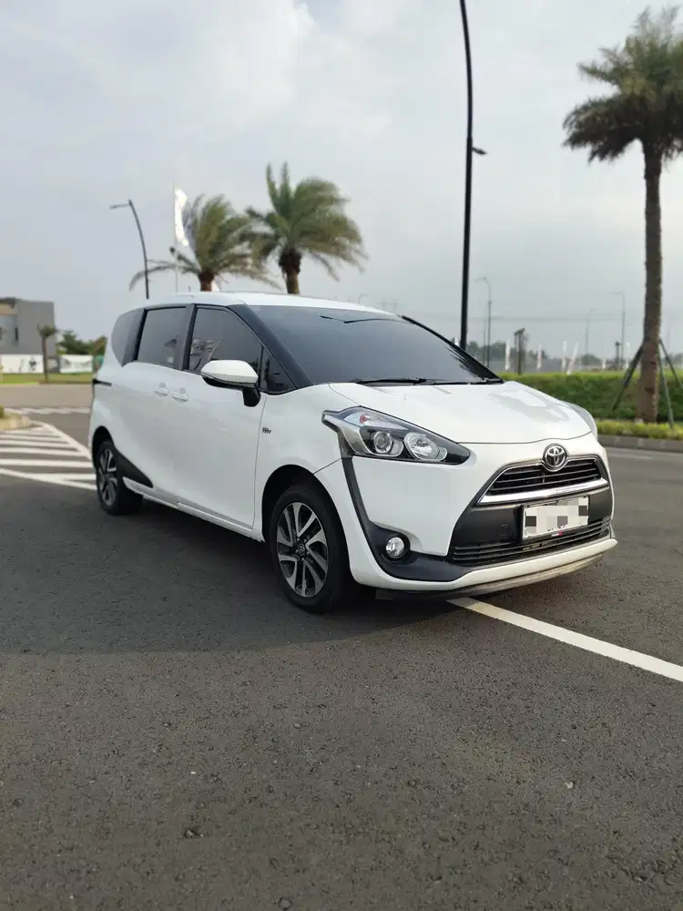 Toyota Sienta V 2019