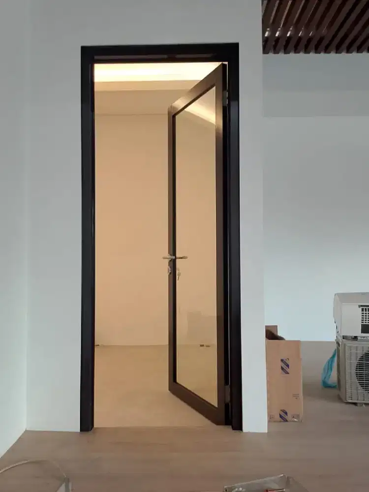 Pintu kaca Aluminium,Pintu double swing