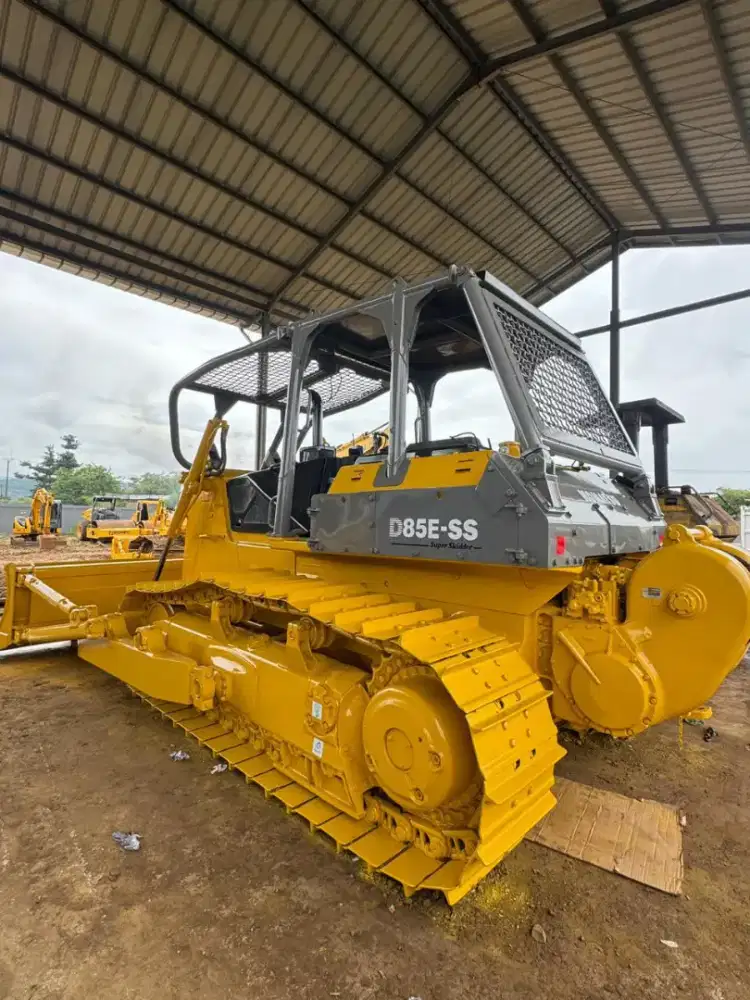Dozer KOMATSU D85ESS