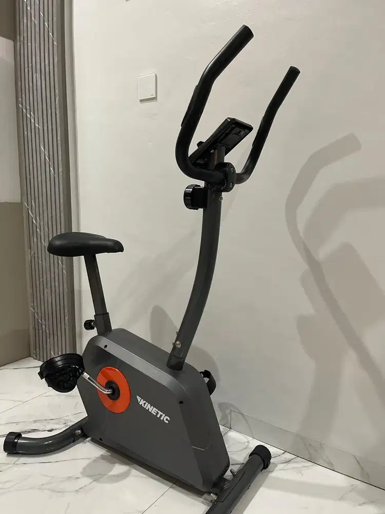 Sepeda statis olahraga KINETIC GYM