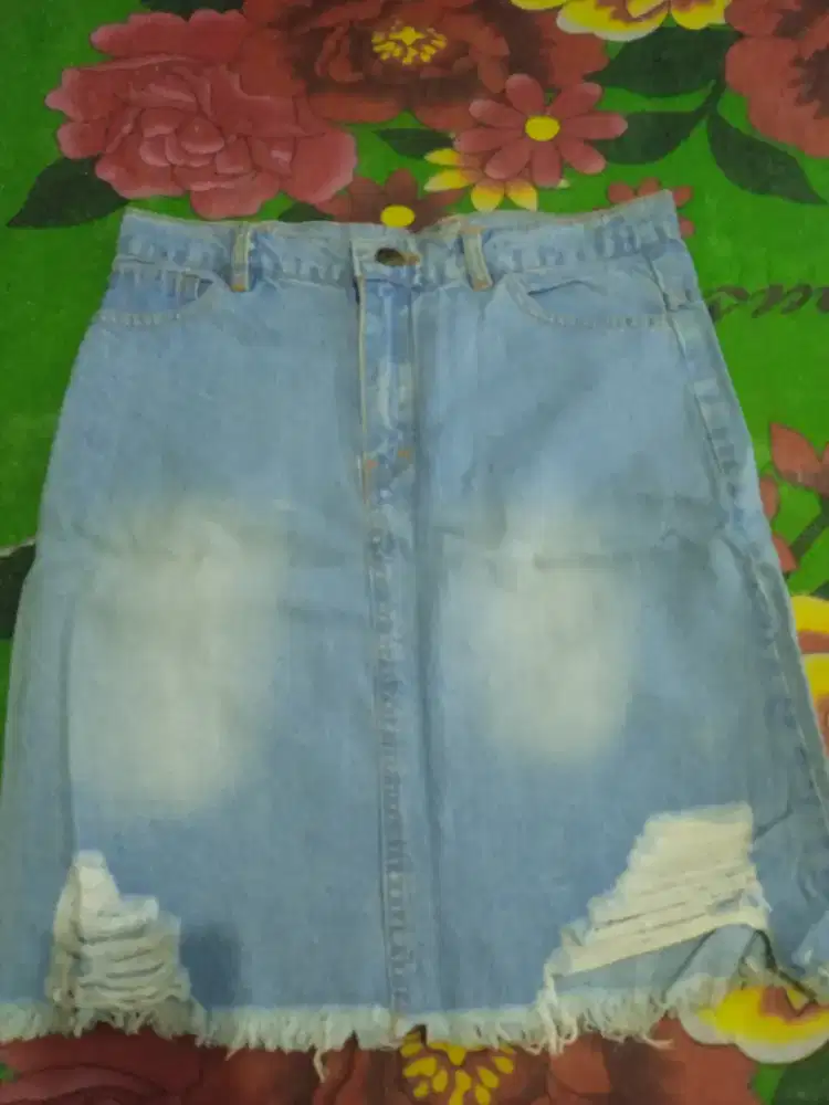 Rok Jeans, Baru