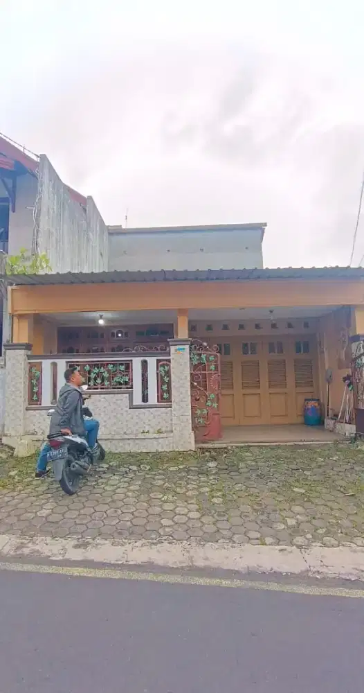 RUMAH SEWA PERUMNAS BANYUMANIK