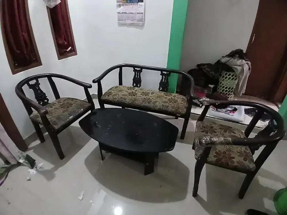 DIJUAL CEPAT SATU SET MEJA DAN KURSI HARGA NEGO LOKASI BOGOR UTARA