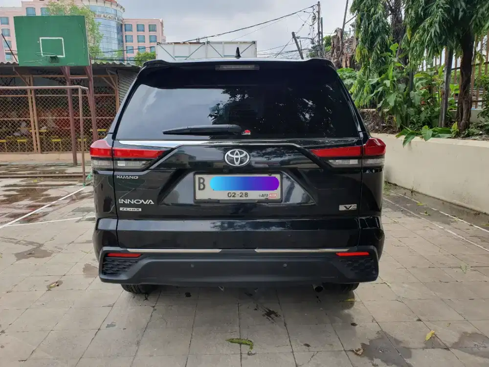 Kijang Innova Zenix V Matic