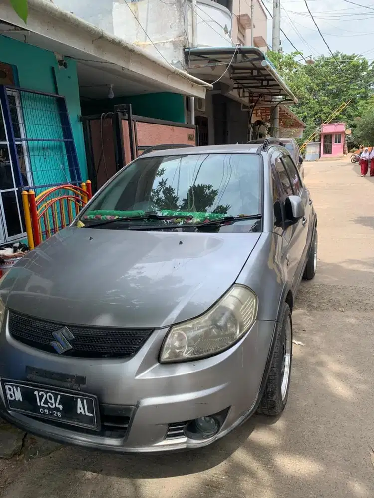 Dijual cepat! Mobil X-Over 2008
