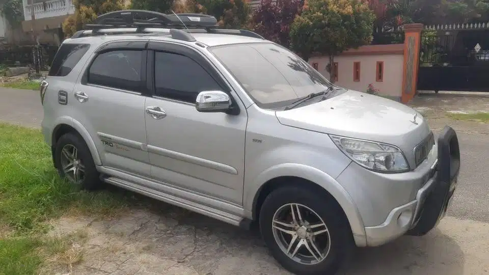 Mobil Terios TX adventure