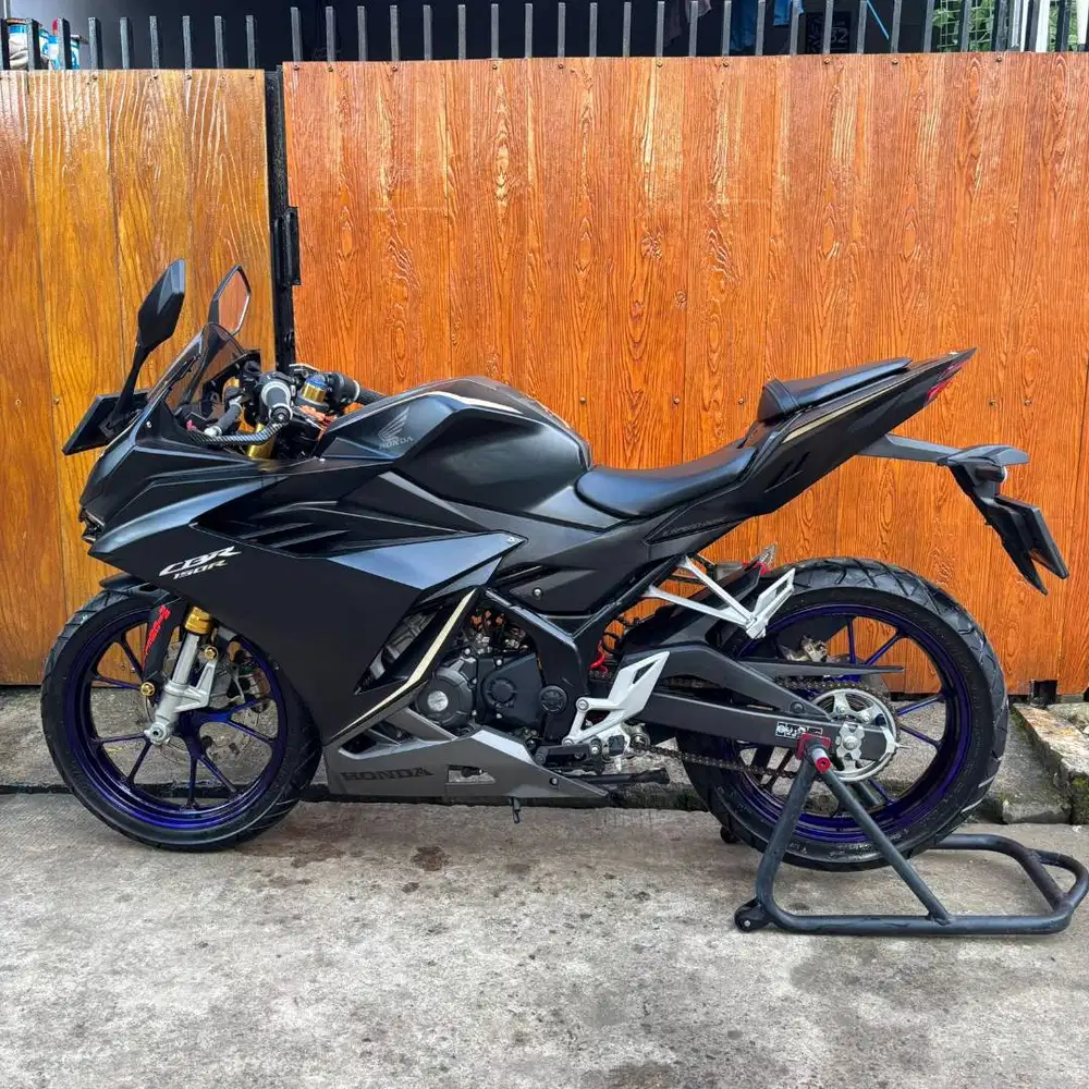 NEW CBR 150R 2023 DP RINGAN ANGSURAN PALING MURAH CASH TERMURAH