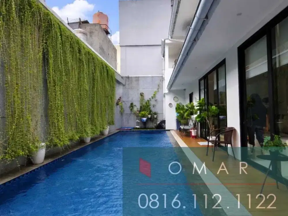 modern house di bintaro sektor 8 dengan kolam renang siap huni