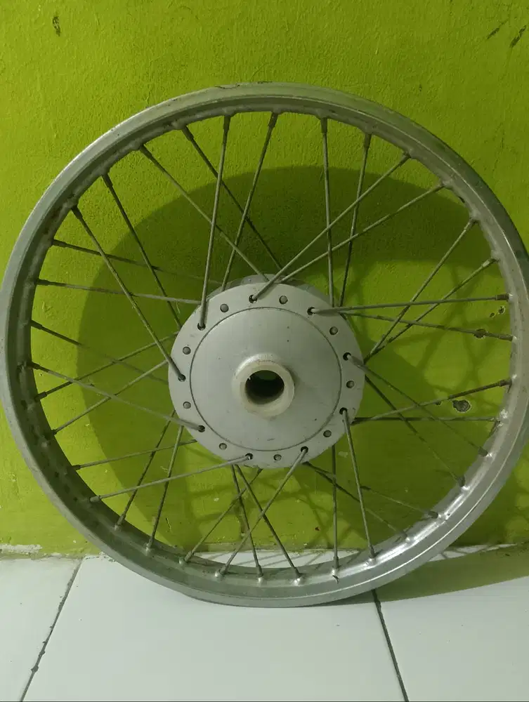 Pelek belakang orisinil Honda astrea