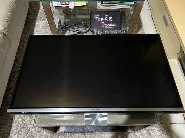 Smart LED TV Panasonic 32 inch Ex-Pemakaian pribadi !!